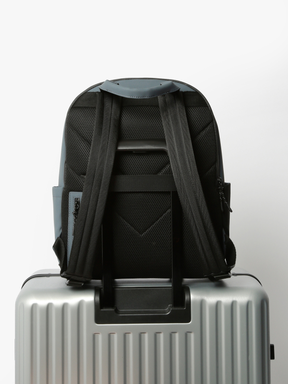 2-compartment backpack with 15\" laptop sleeve