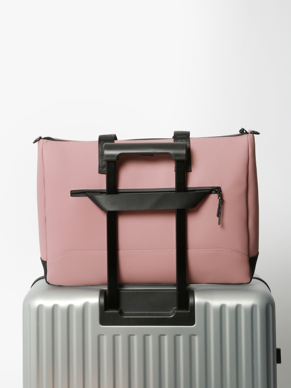 1 compartment business bag with 15\" laptop sleeve