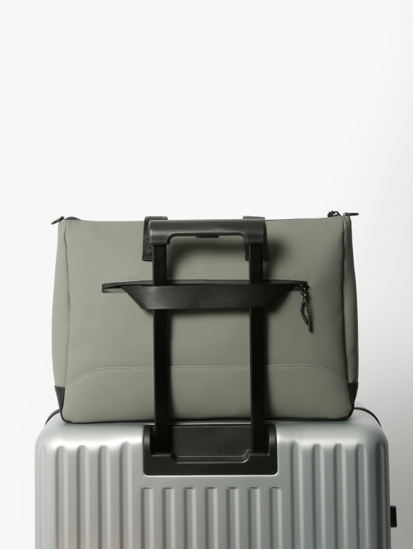 1 compartment business bag with 15\" laptop sleeve