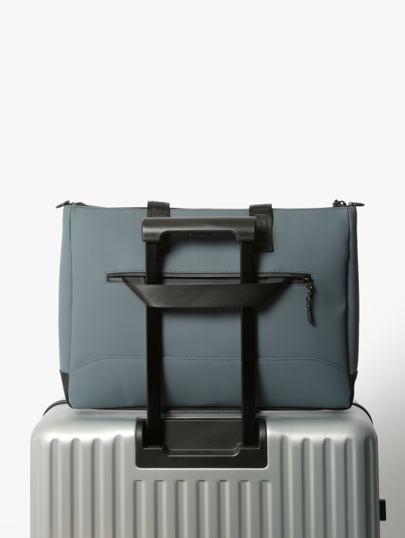 1 compartment business bag with 15\" laptop sleeve